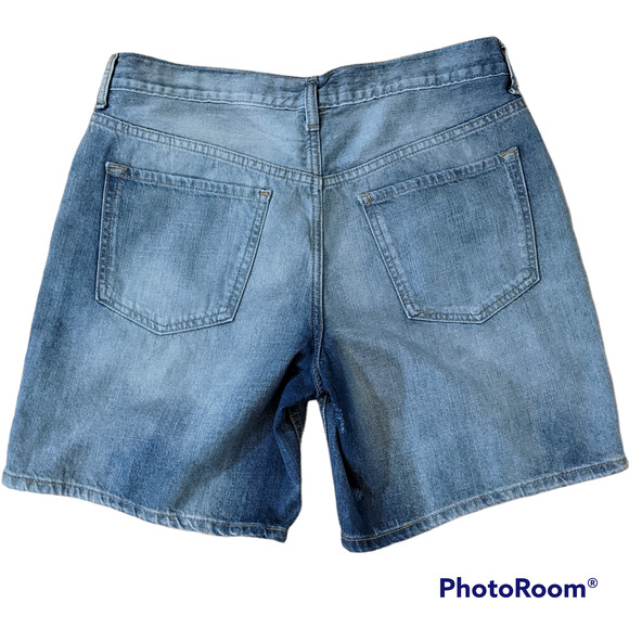 Old Navy Distressed Patch Boyfriend Blue Denim Shorts Women's Size 8 - Picture 2 of 3